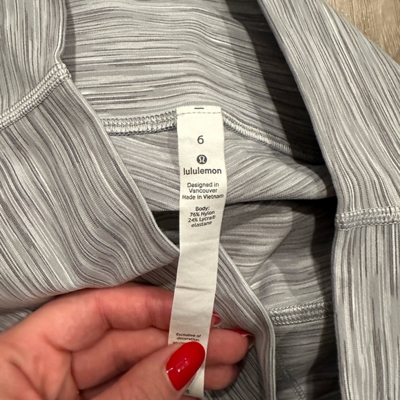 NWOT Lululemon Wunder Under Leggings in Ombré, size: 6 - Picture 3 of 3